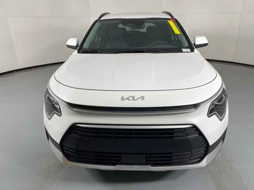 2025 Kia Niro EX photo 1