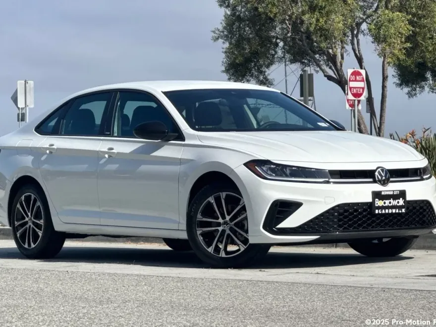 2025 Volkswagen Jetta 1.5T Sport photo 1