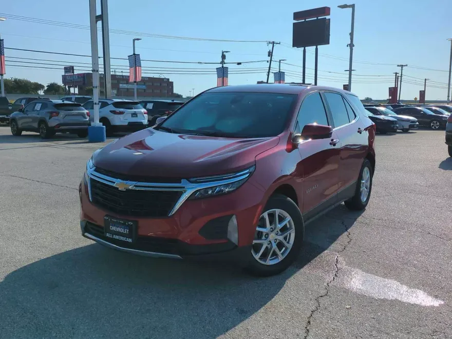 2024 Chevrolet Equinox LT photo 1