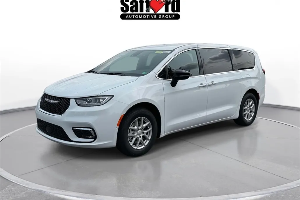 2026 Chrysler Pacifica photo 1