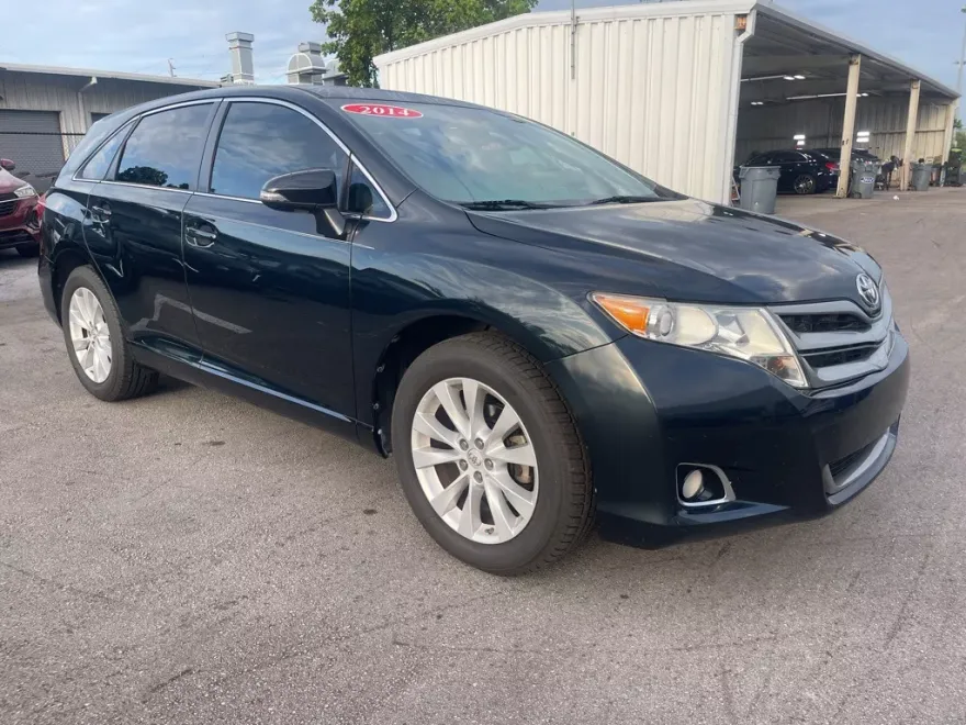 2014 Toyota Venza LE photo 1