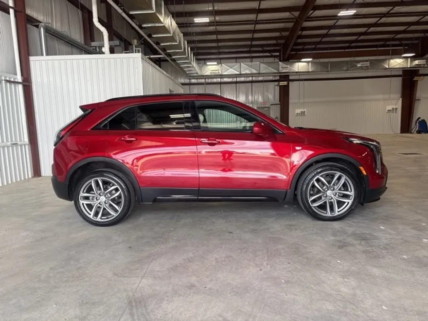 2019 Cadillac XT4 Sport photo 1