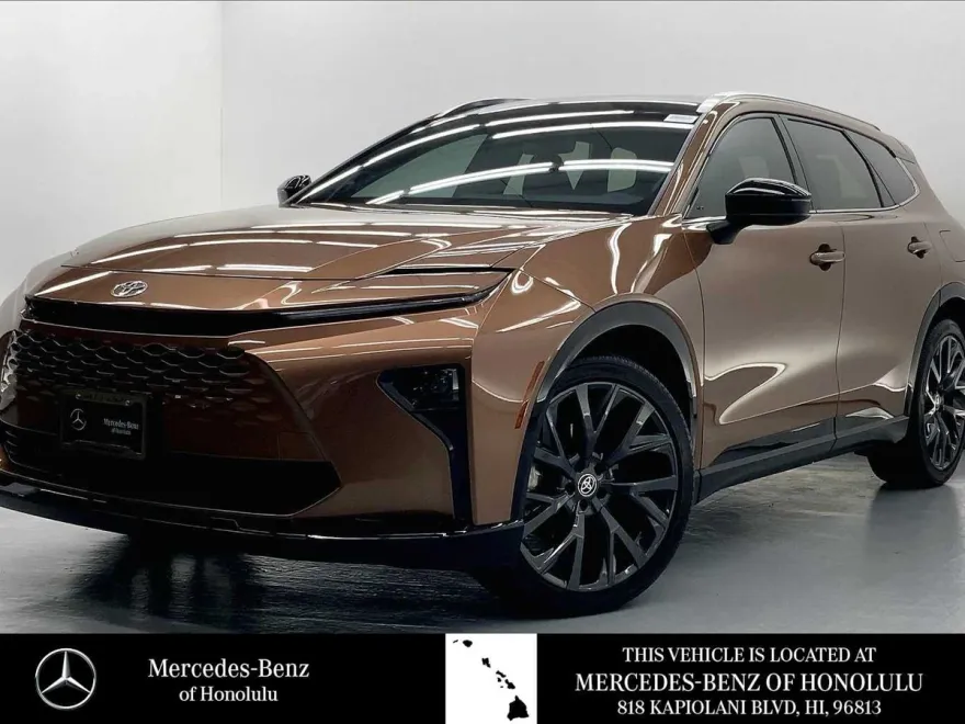 2025 Toyota Crown Signia Limited photo 1