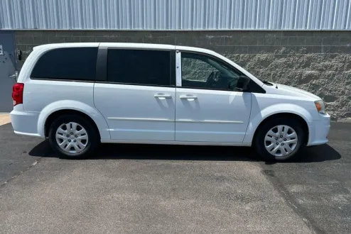 2014 Dodge Grand Caravan SE photo 2