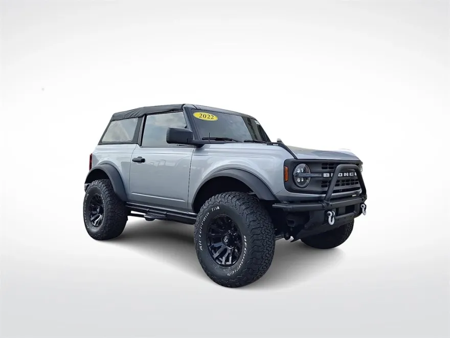 2022 Ford Bronco Black Diamond photo 1
