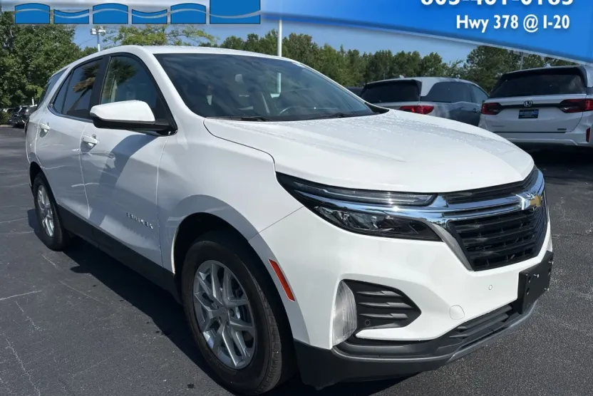 2022 Chevrolet Equinox LT photo 1