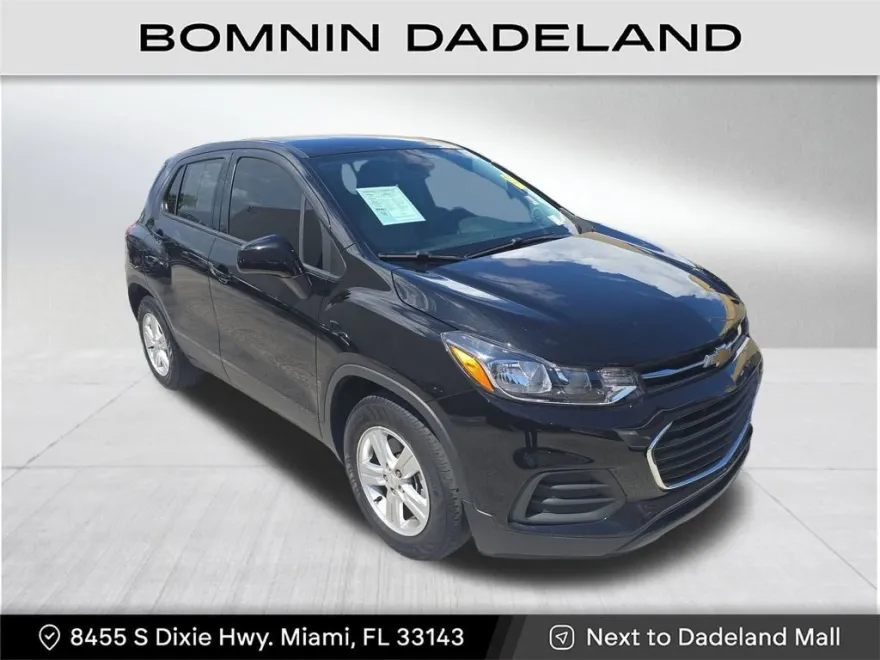 2022 Chevrolet Trax LS photo 1
