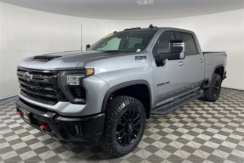 2025 Chevrolet Silverado 2500HD LT photo 1