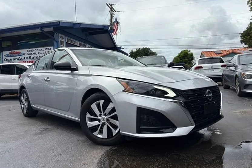 2024 Nissan Altima S photo 1