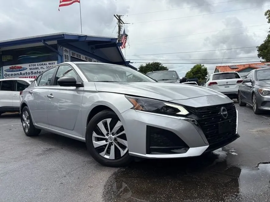 2024 Nissan Altima S photo 1