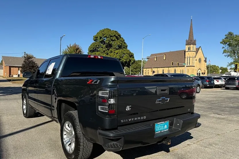 2018 Chevrolet Silverado 1500 LT Z71 photo 1