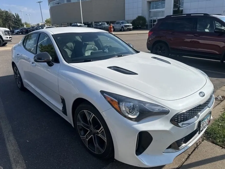 2020 Kia Stinger GT-Line photo 1