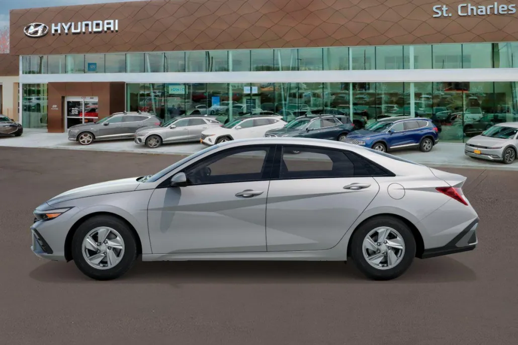 2025 Hyundai Elantra SE photo 1