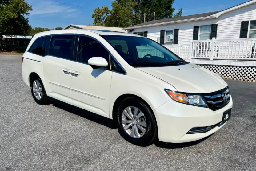 2015 Honda Odyssey EX-L photo 1
