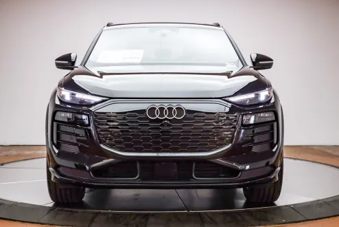 2025 Audi Q6 E-tron Premium Plus photo 2