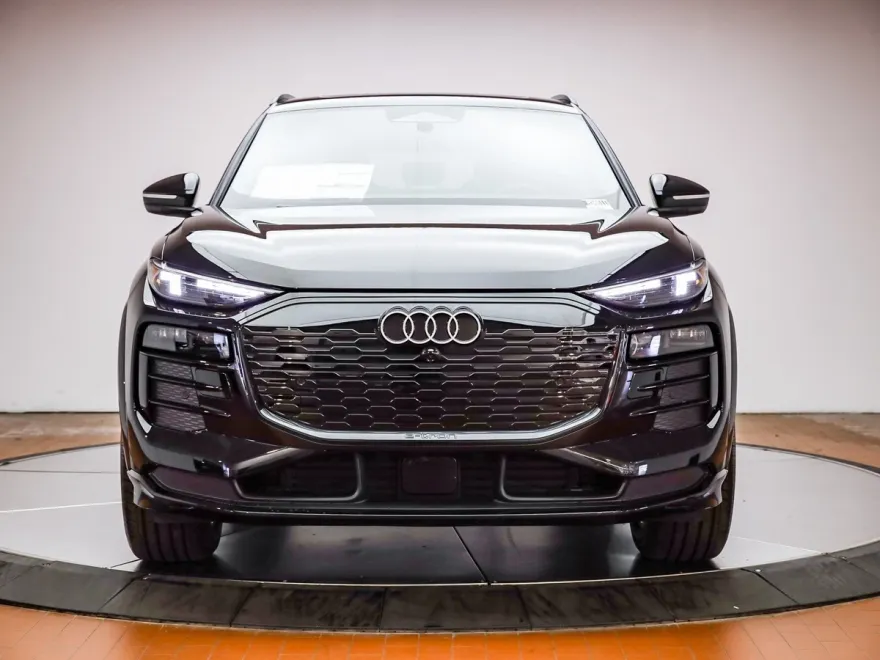 2025 Audi Q6 E-tron Premium Plus photo 2