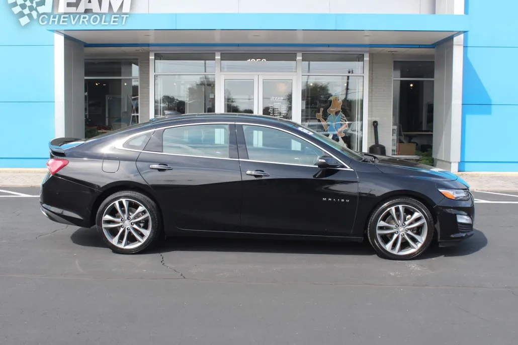 2022 Chevrolet Malibu Premier photo 1