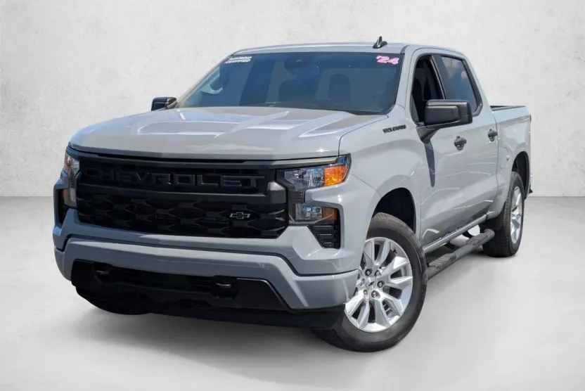 2024 Chevrolet Silverado 1500 Custom photo 1