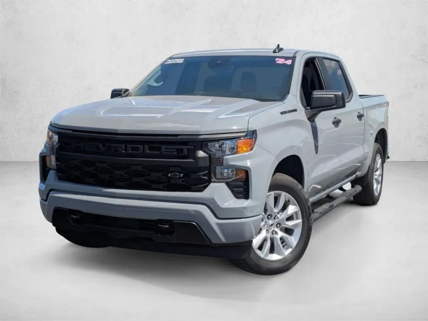 2024 Chevrolet Silverado 1500 Custom photo 1