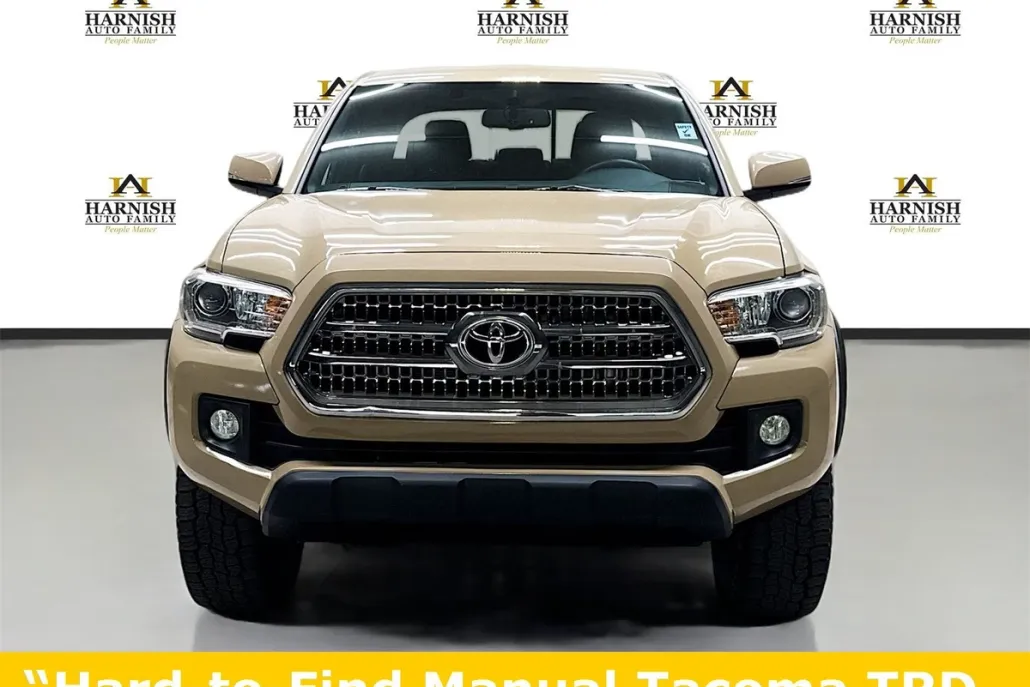 2017 Toyota Tacoma TRD photo 1