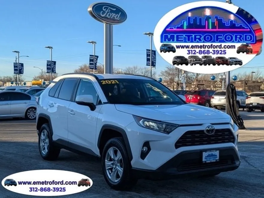 2021 Toyota RAV4 XLE photo 1