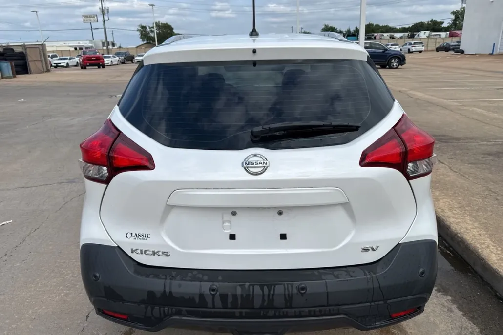 2020 Nissan Kicks SV photo 1