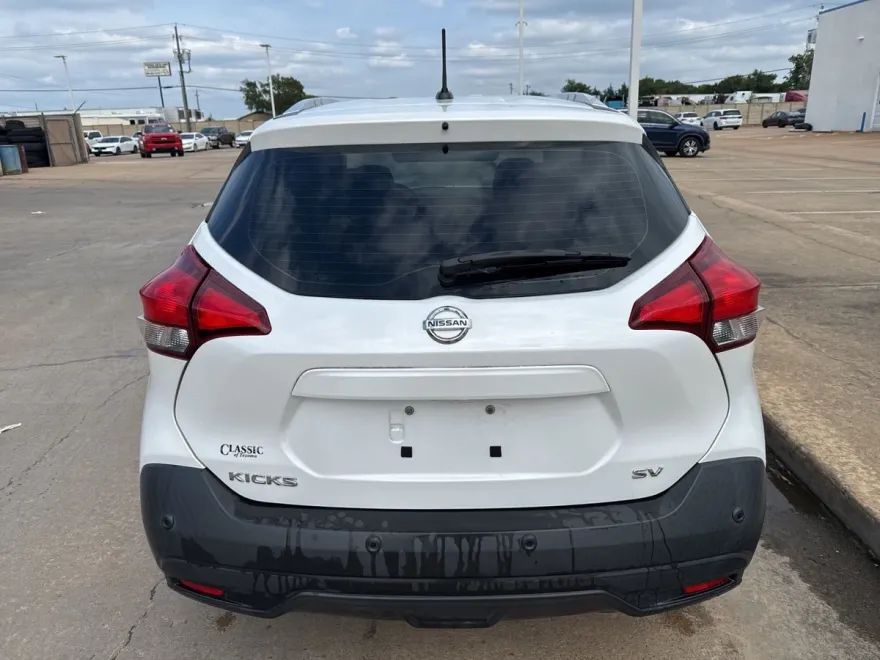 2020 Nissan Kicks SV photo 1