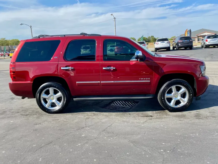 2011 Chevrolet Tahoe LTZ photo 1