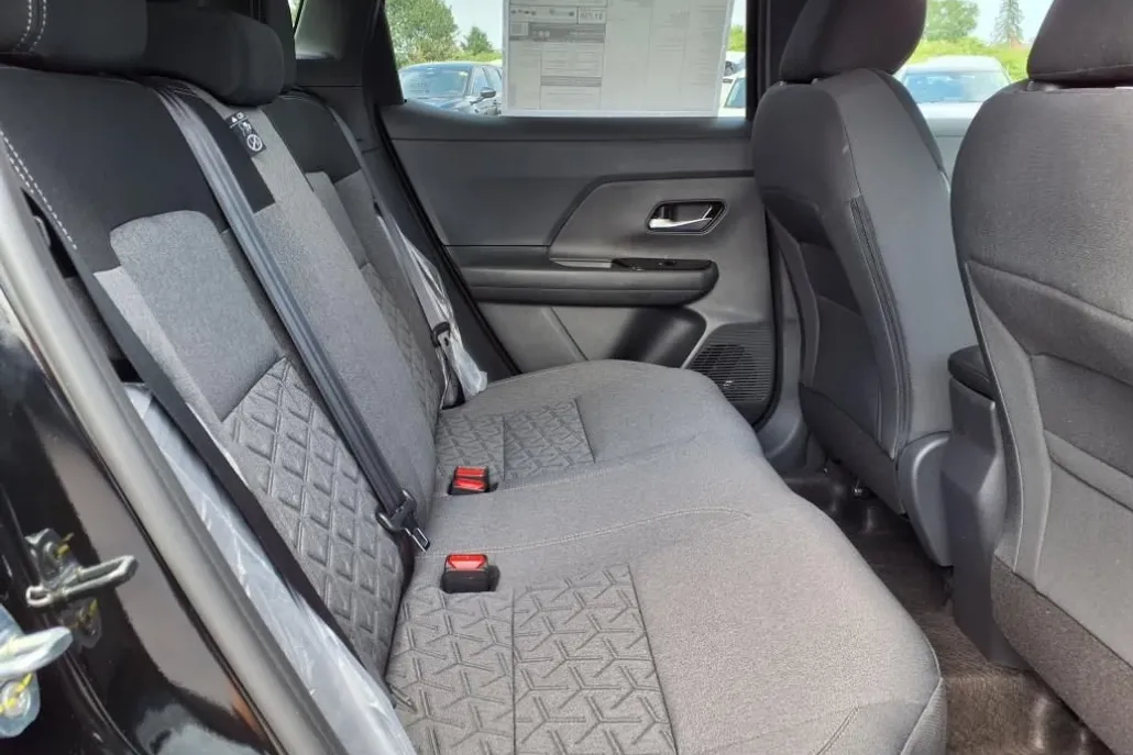 2025 Nissan Kicks SV photo 1
