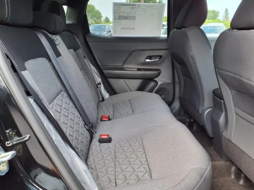 2025 Nissan Kicks SV photo 1