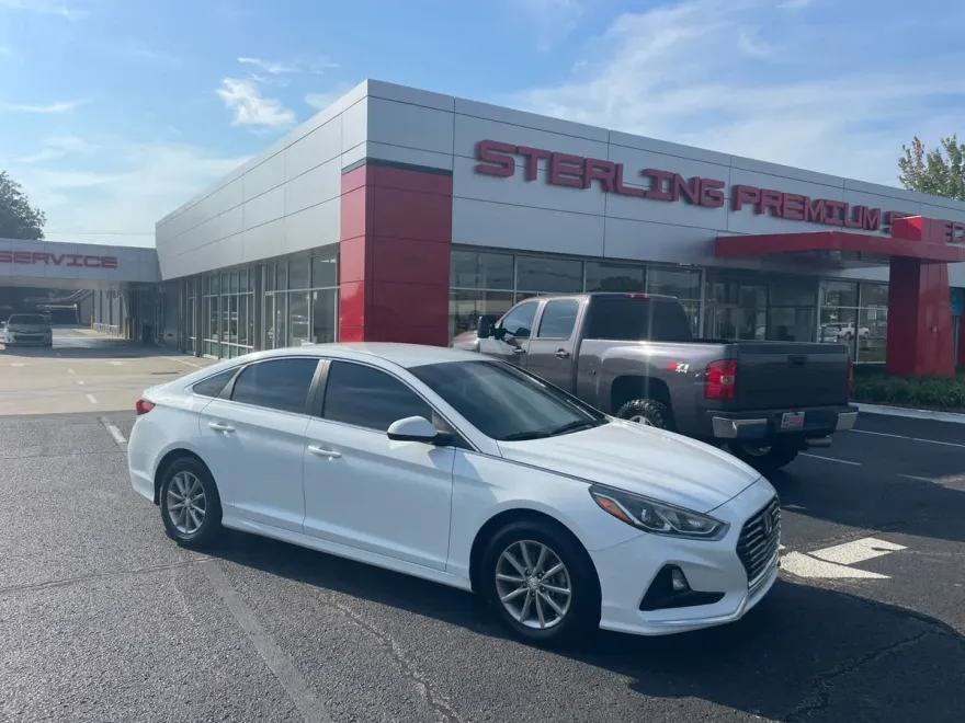 2019 Hyundai Sonata SE photo 1