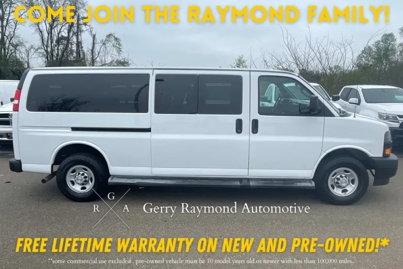 2022 Chevrolet Express 3500 LS Passenger Van photo 1