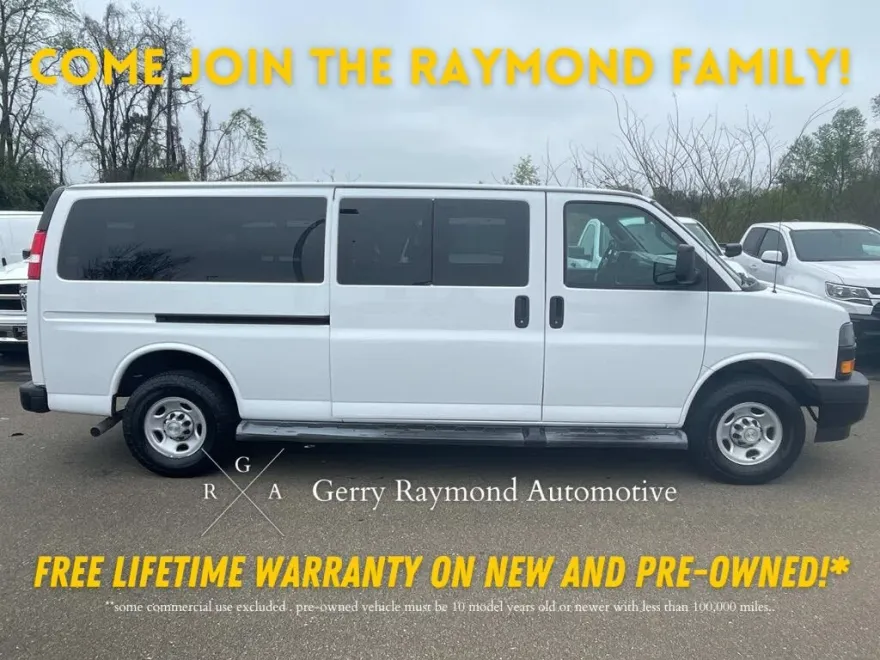 2022 Chevrolet Express 3500 LS Passenger Van photo 1