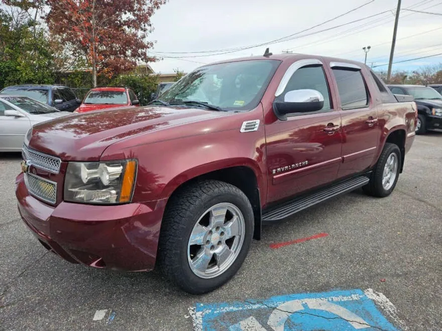 2008 Chevrolet Avalanche LT photo 1