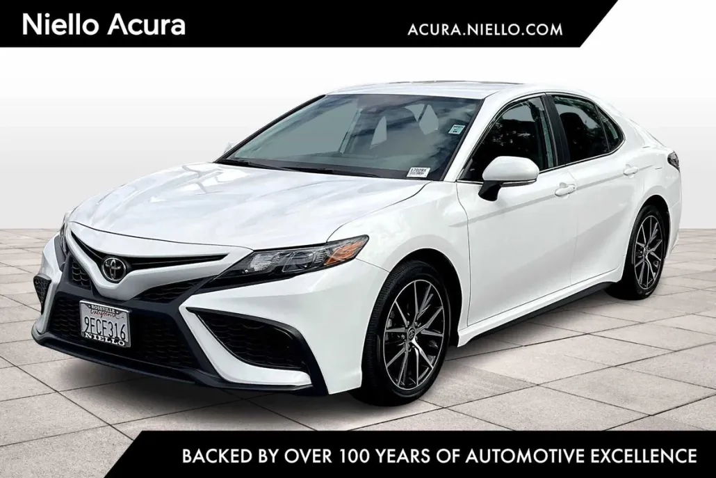 2023 Toyota Camry SE photo 1