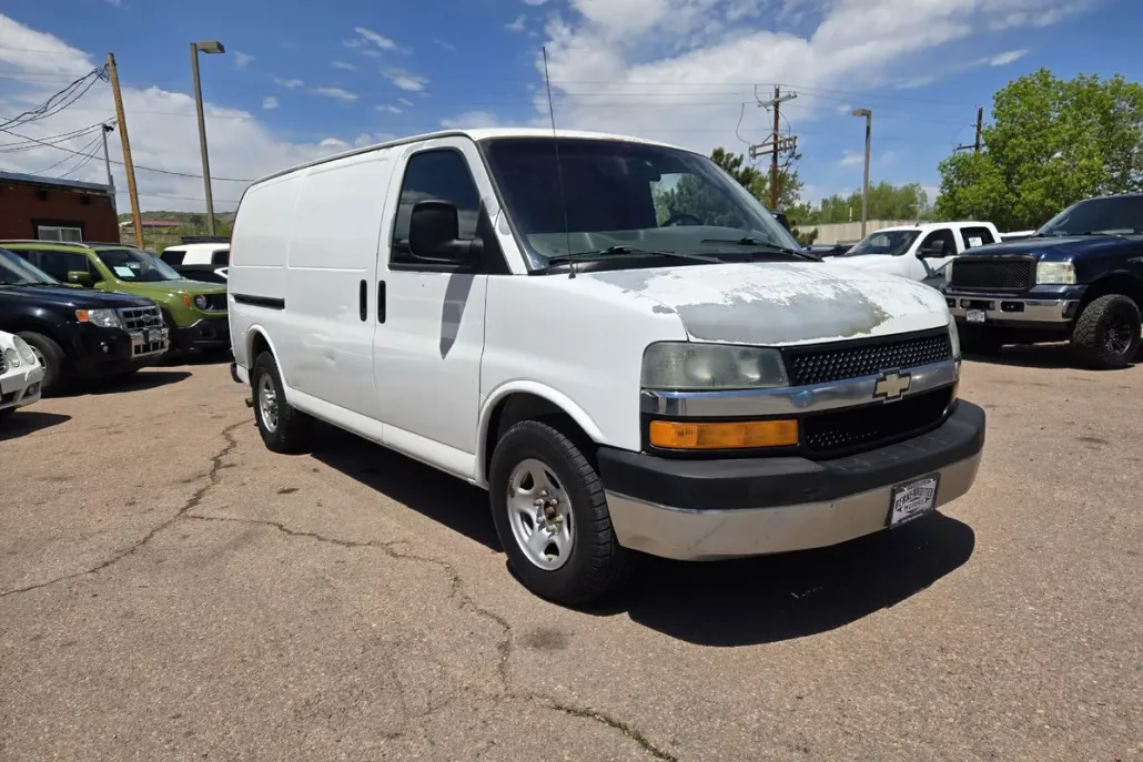 2004 Chevrolet Express Cargo 1500 photo 1