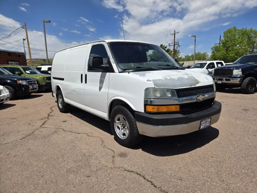 2004 Chevrolet Express Cargo 1500 photo 1
