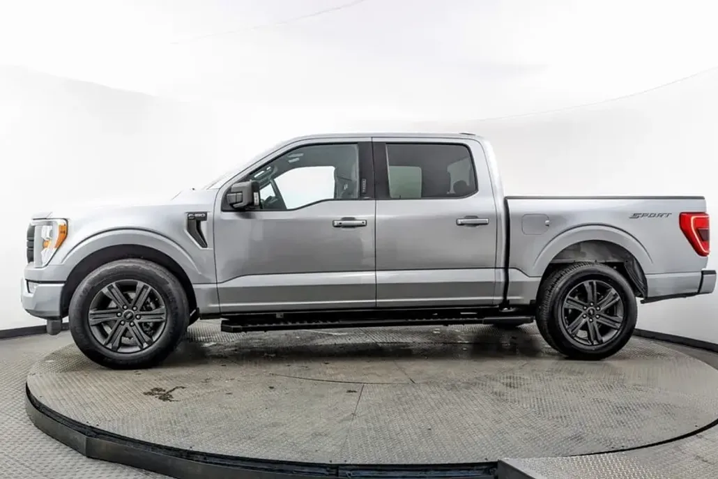 2023 Ford F-150 XLT photo 1