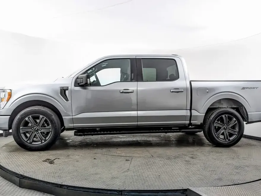 2023 Ford F-150 XLT photo 1