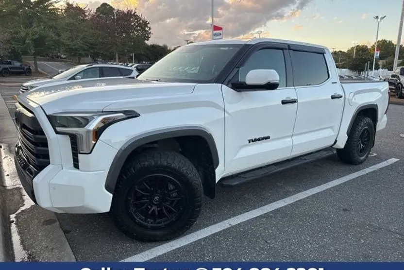 2023 Toyota Tundra Limited photo 1