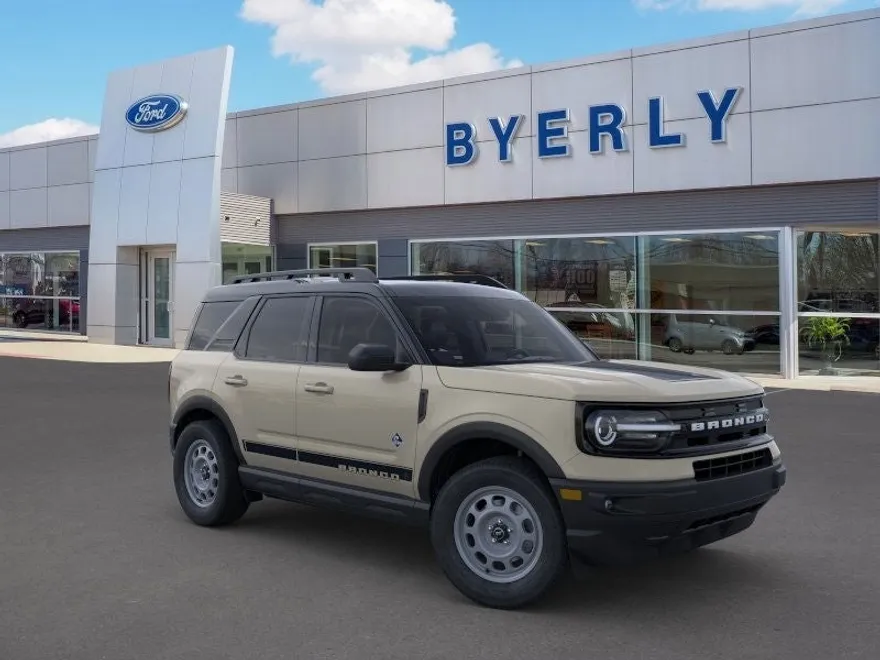 2024 Ford Bronco Sport Outer Banks photo 1