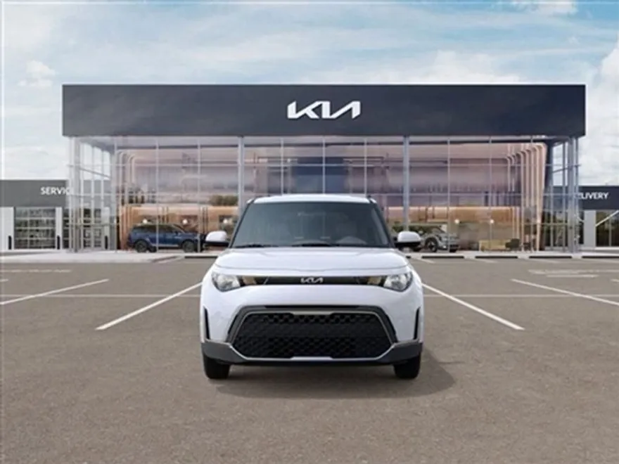 2025 Kia Soul LX photo 1