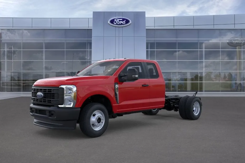 2025 Ford F-350 photo 1