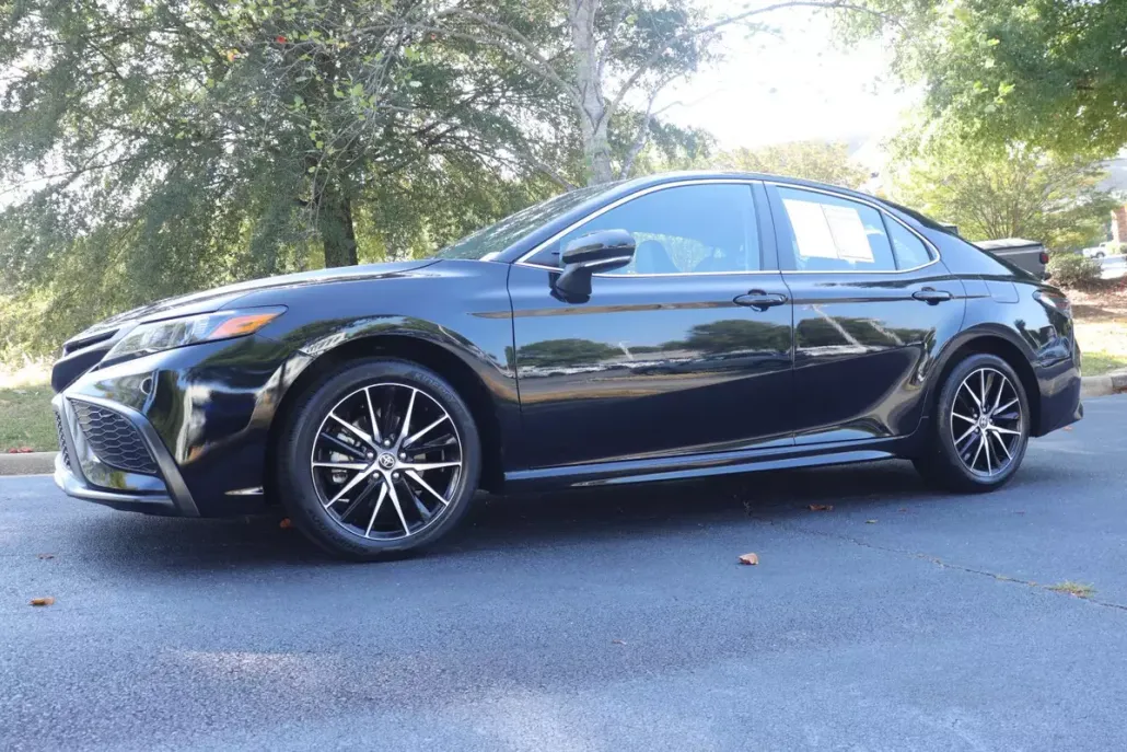 2023 Toyota Camry SE photo 1