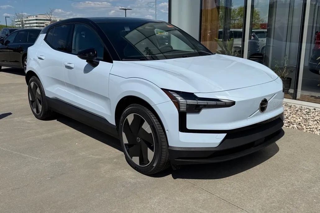 2025 Volvo EX30 Ultra photo 1
