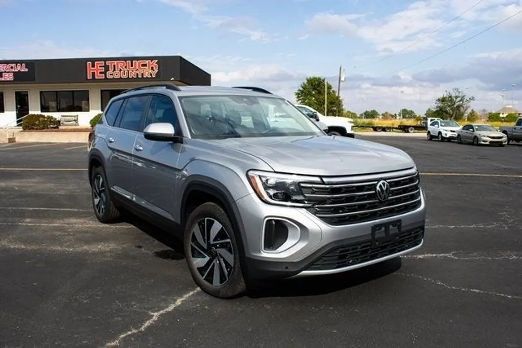 2024 Volkswagen Atlas SE Technology photo 1