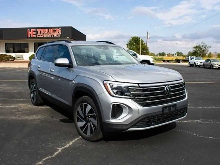 2024 Volkswagen Atlas SE Technology photo 1