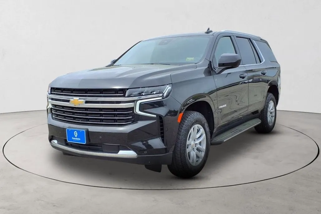 2023 Chevrolet Tahoe LT photo 1
