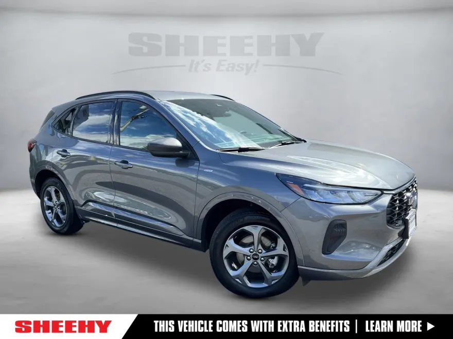 2024 Ford Escape ST-Line photo 1