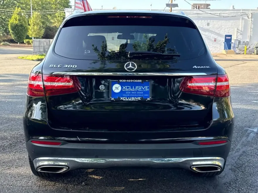 2019 Mercedes Benz GLC 300 4MATIC photo 1
